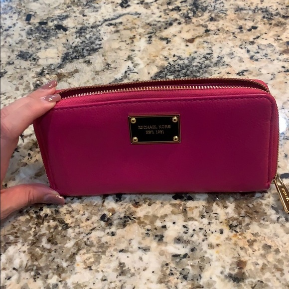 PRICE DROP! Michael Kors Leather Wallet - Picture 2 of 7